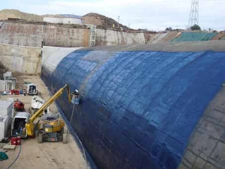 Tablero de puente impermeabilizado con poliurea Tecnocoat antes de la carpeta asfáltica